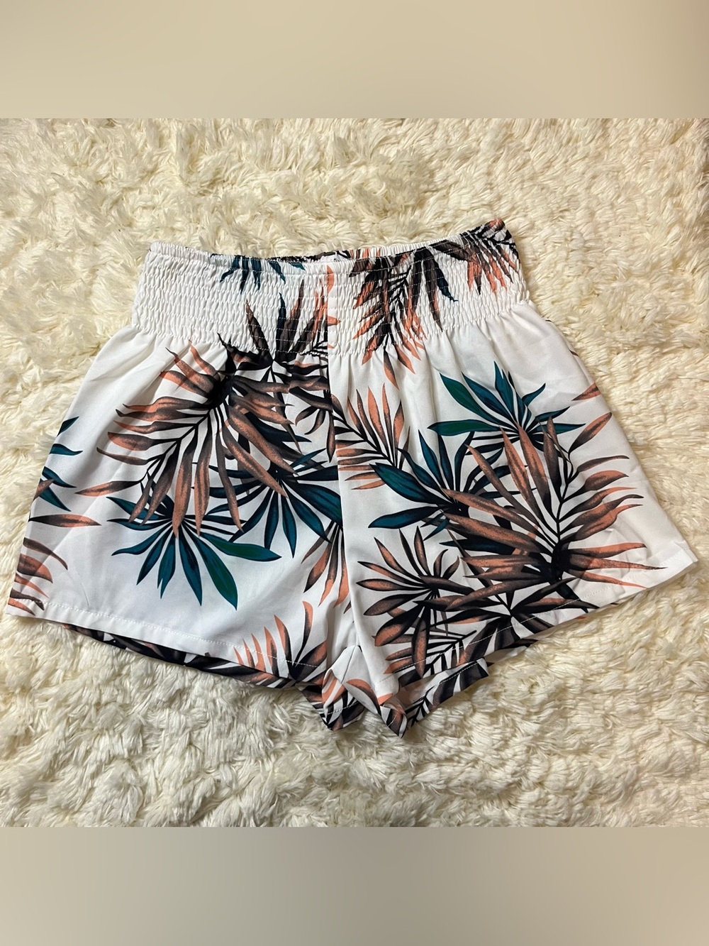 SHEIN Women’s White High-Waist Tropical Leaf Print Shorts Size XS